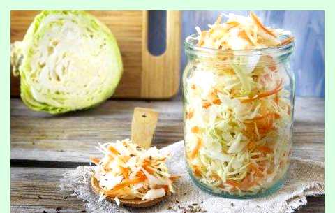 Салат из морской капусты с крабовыми