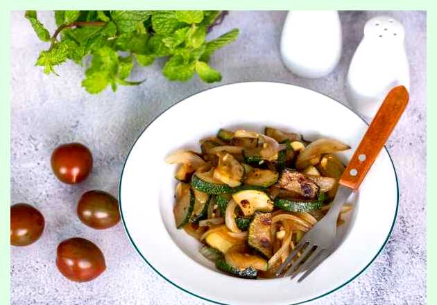 Как вкусно пожарить кабачки на сковороде