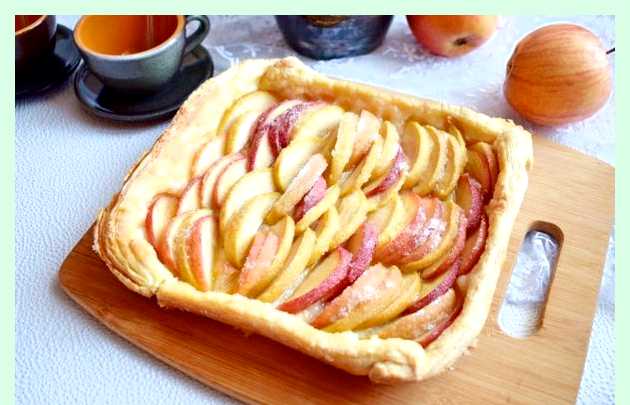 Пирог из бездрожжевого слоеного теста с яблоками () Пирог из бездрожжевого слоеного теста с яблоками