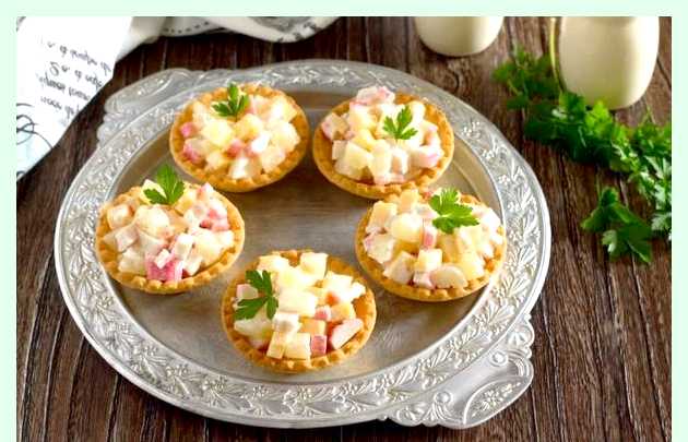 Рулетики из крабовых палочек с начинкой