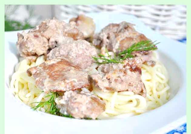 Тушеная куриная печень в сметане (тушеный, куриный, печень, сметана, Куриная печень, печень сметане) Тушеная куриная печень в сметане