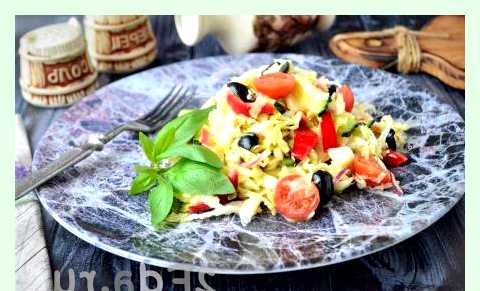 Салат с пекинской капустой огурцами и помидорами