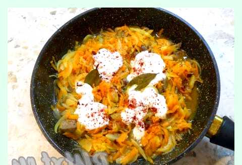 Тушеная куриная печень в сметане (тушеный, куриный, печень, сметана, Куриная печень, печень сметане) Тушеная куриная печень в сметане