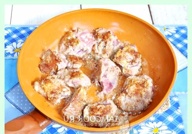 Тушеная куриная печень в сметане (тушеный, куриный, печень, сметана, Куриная печень, печень сметане) Тушеная куриная печень в сметане