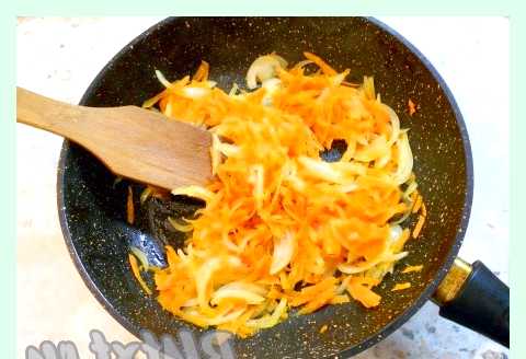 Тушеная куриная печень в сметане (тушеный, куриный, печень, сметана, Куриная печень, печень сметане) Тушеная куриная печень в сметане