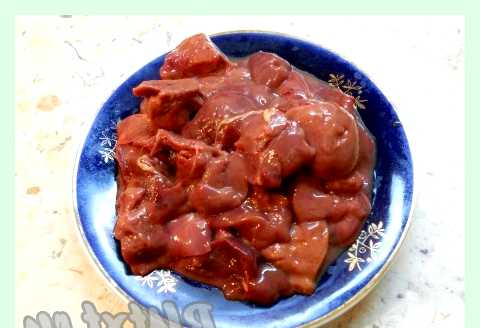 Тушеная куриная печень в сметане (тушеный, куриный, печень, сметана, Куриная печень, печень сметане) Тушеная куриная печень в сметане