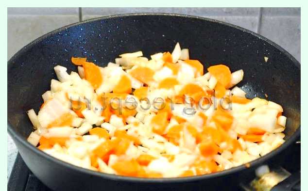Тушеный картофель с мясом в кастрюле (тушеный, картофель, мясо, кастрюля, мясом морковью) Тушеный картофель с мясом в кастрюле