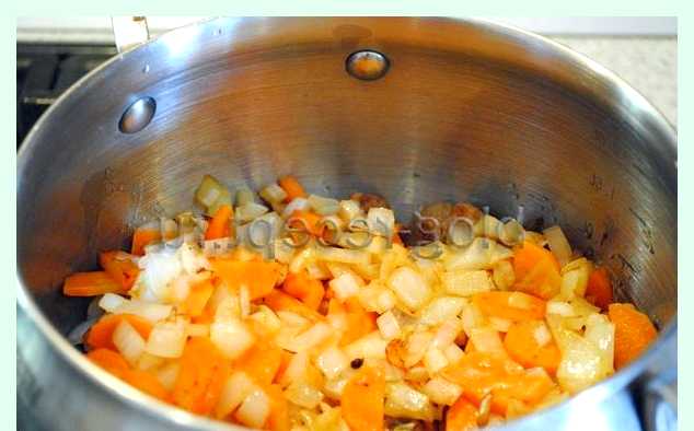 Тушеный картофель с мясом в кастрюле (тушеный, картофель, мясо, кастрюля, мясом морковью) Тушеный картофель с мясом в кастрюле